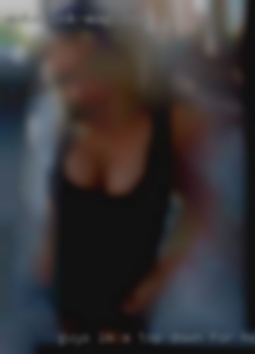 GUYS; im a top, down for horny a mistress.